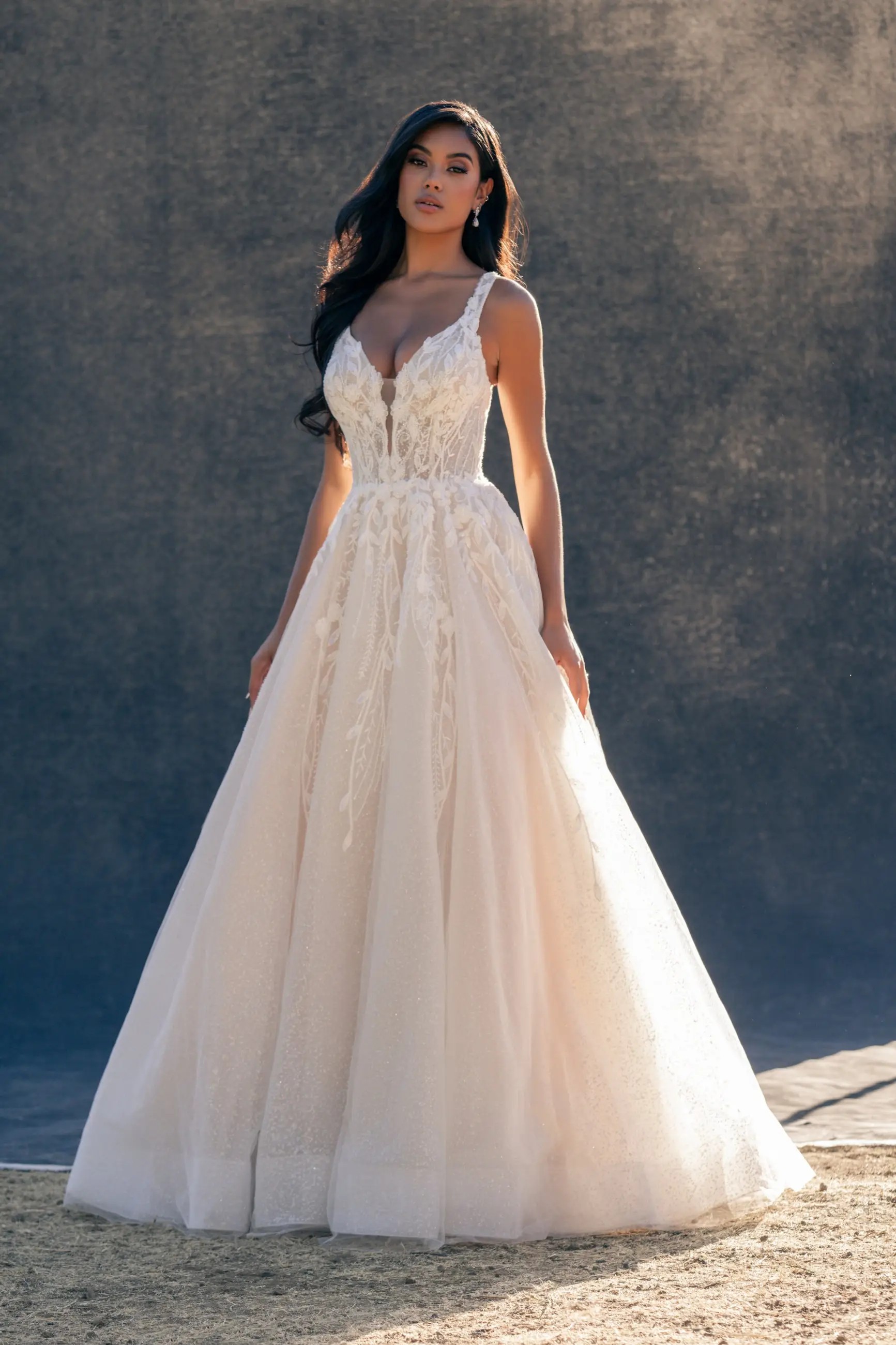 A New Era of Bridal Elegance: Fall 2024’s Stunning Fashion Debut Image